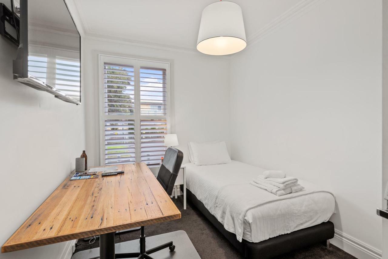 Work Sleep Live Melbourne B&B 외부 사진