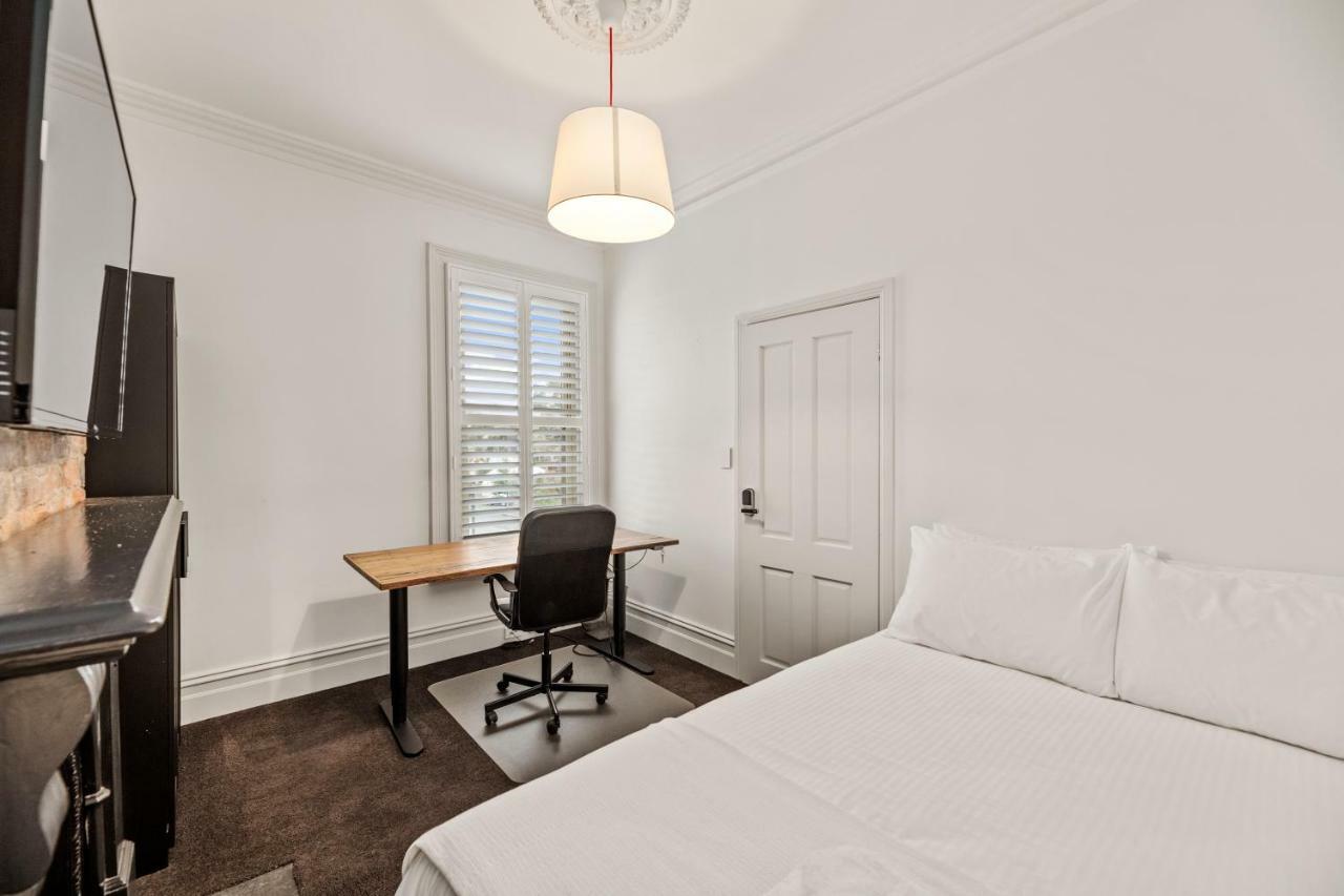 Work Sleep Live Melbourne B&B 외부 사진